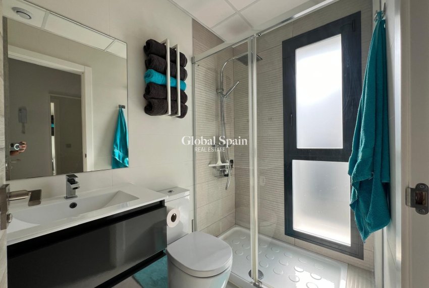 Revente - VILLA -
ORIHUELA COSTA - VILLAMARTÍN