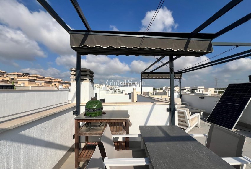 Revente - VILLA -
ORIHUELA COSTA - VILLAMARTÍN