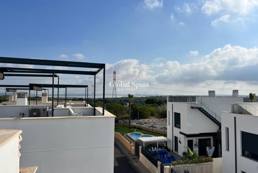 Revente - VILLA -
ORIHUELA COSTA - VILLAMARTÍN