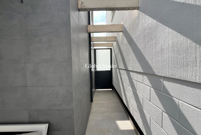 Revente - VILLA -
ORIHUELA COSTA - VILLAMARTÍN