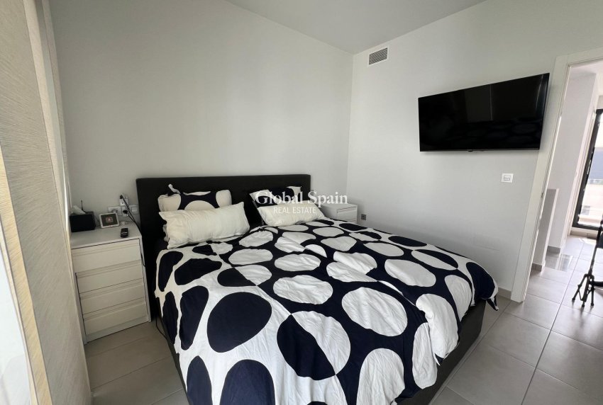 Revente - VILLA -
ORIHUELA COSTA - VILLAMARTÍN