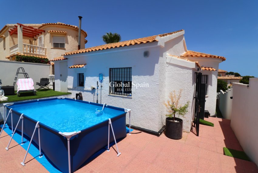 Revente - VILLA -
Orihuela Costa - Villamartin