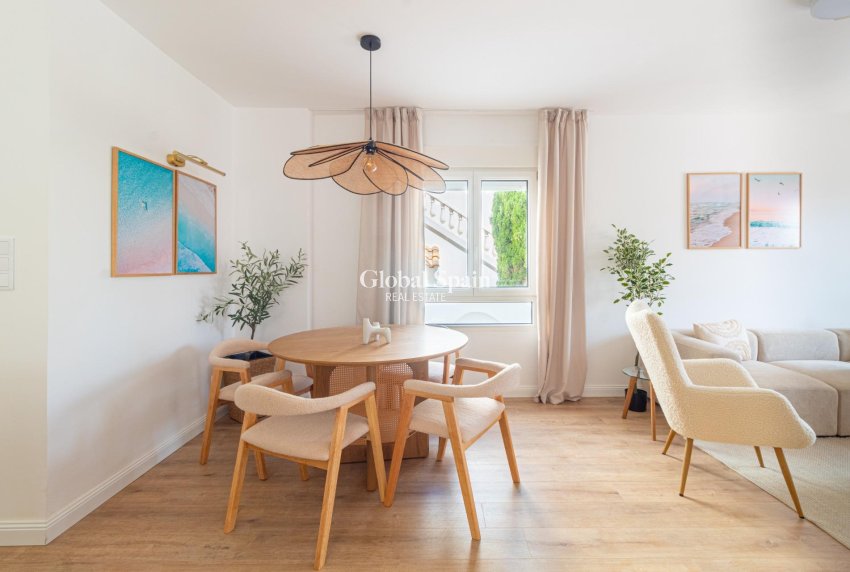 Revente - VILLA -
ORIHUELA COSTA - VILLAMARTÍN