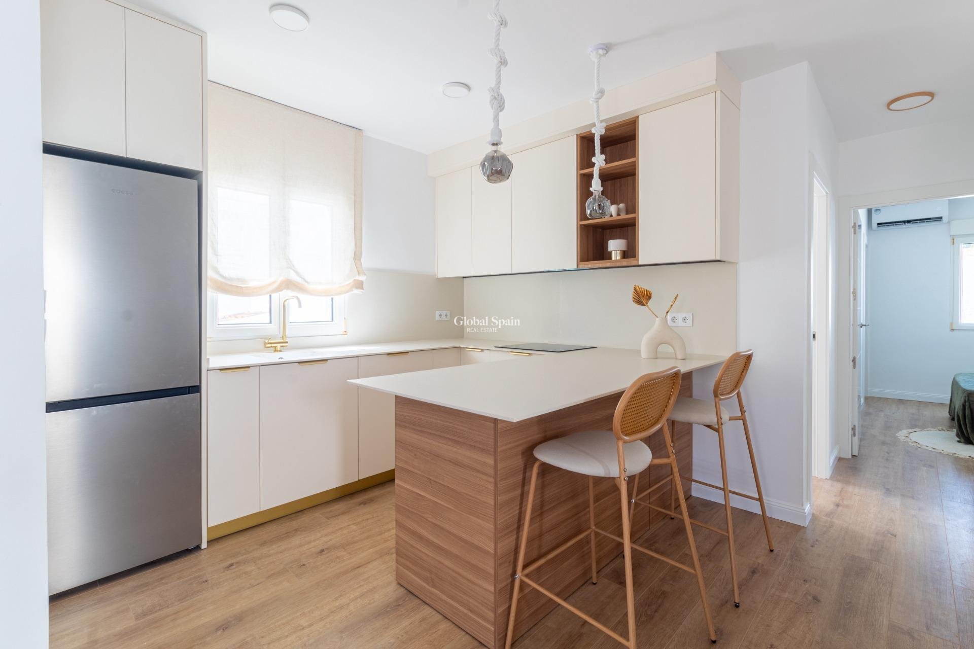 Revente - VILLA -
ORIHUELA COSTA - VILLAMARTÍN