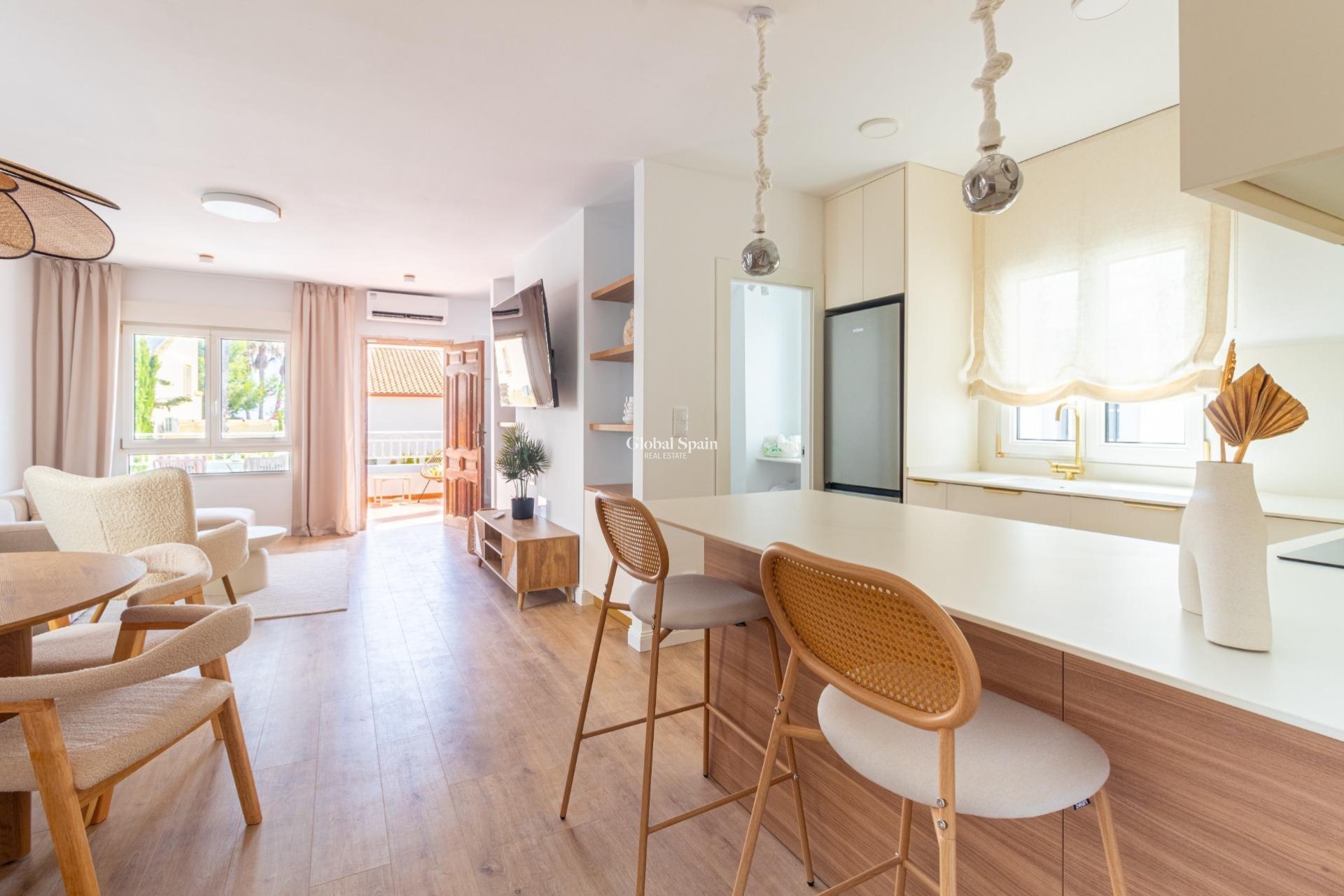 Revente - VILLA -
ORIHUELA COSTA - VILLAMARTÍN