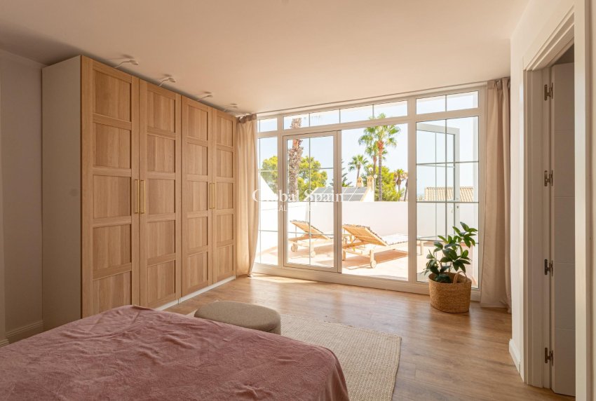 Revente - VILLA -
ORIHUELA COSTA - VILLAMARTÍN