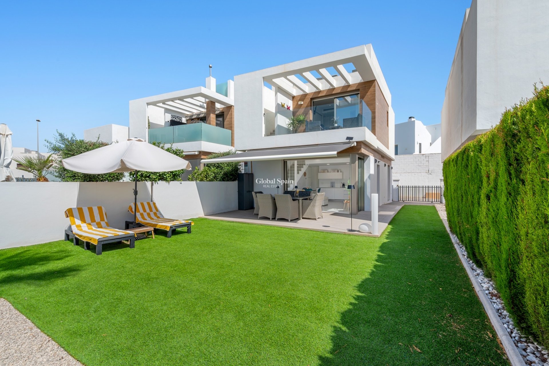 Revente - VILLA -
ORIHUELA COSTA - VILLAMARTÍN