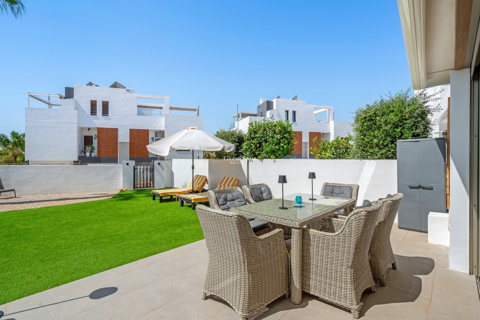 Revente - VILLA -
ORIHUELA COSTA - VILLAMARTÍN