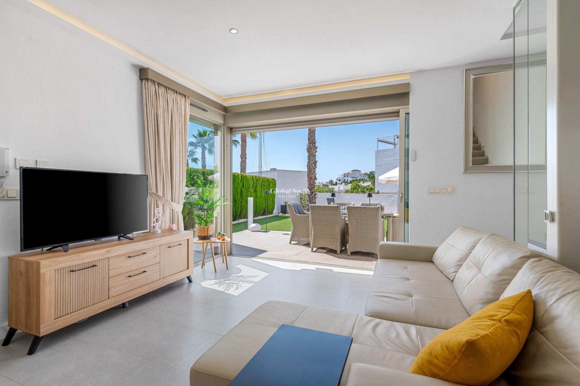 Revente - VILLA -
ORIHUELA COSTA - VILLAMARTÍN
