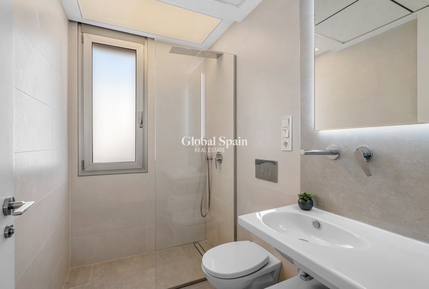 Revente - VILLA -
ORIHUELA COSTA - VILLAMARTÍN