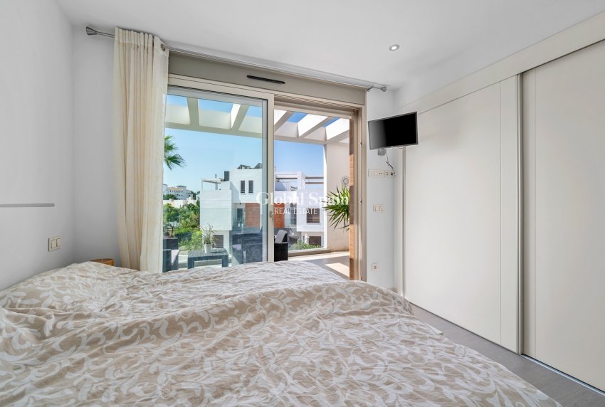 Revente - VILLA -
ORIHUELA COSTA - VILLAMARTÍN