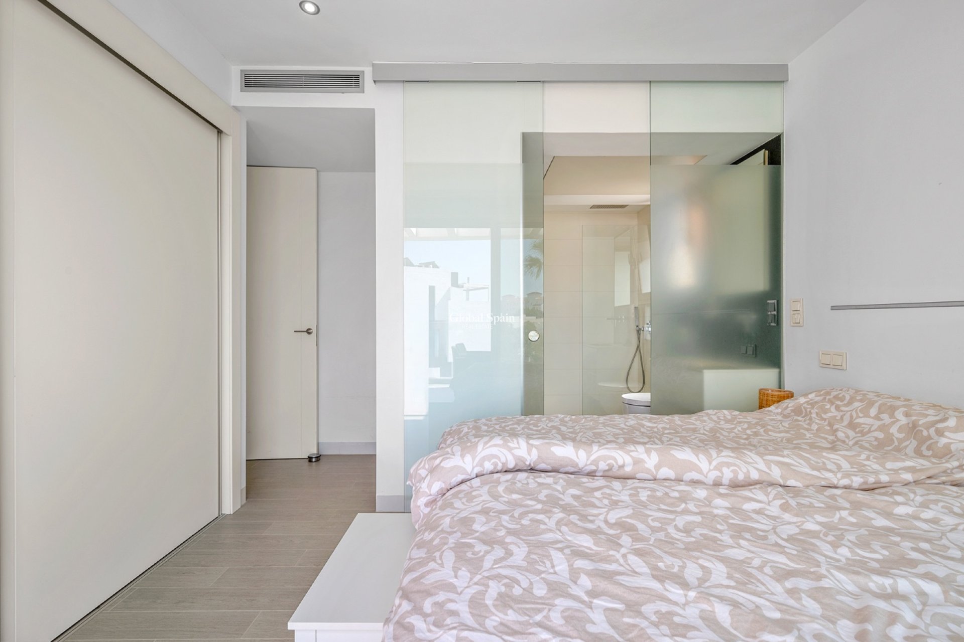 Revente - VILLA -
ORIHUELA COSTA - VILLAMARTÍN