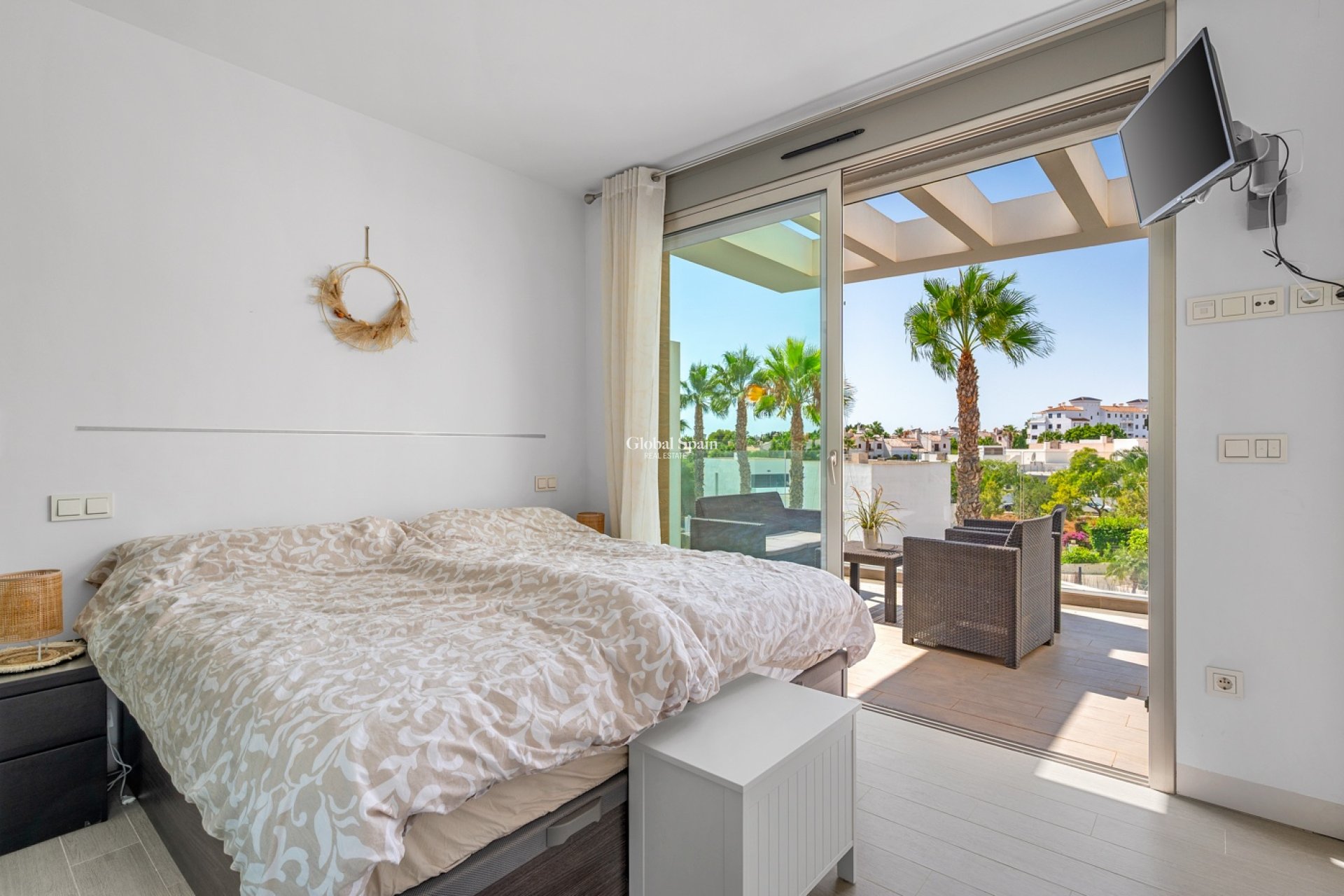 Revente - VILLA -
ORIHUELA COSTA - VILLAMARTÍN