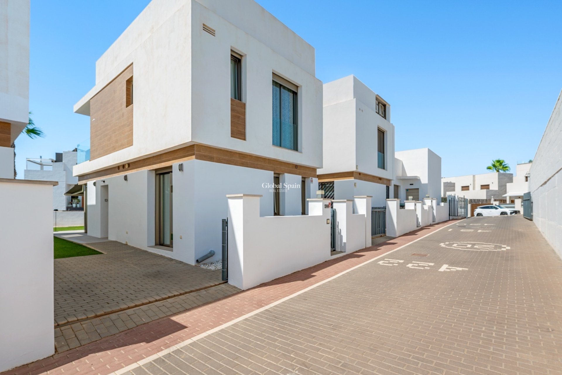 Revente - VILLA -
ORIHUELA COSTA - VILLAMARTÍN