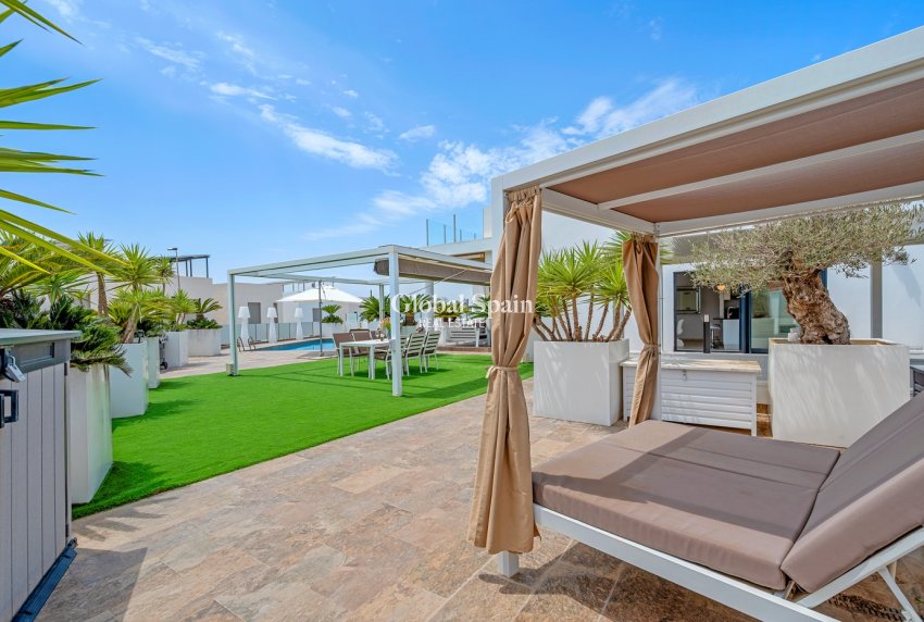 Revente - Villa -
ORIHUELA COSTA - VILLAMARTÍN