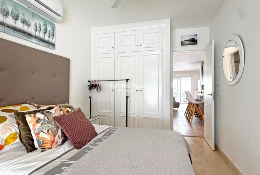 Revente - Villa -
ORIHUELA COSTA - VILLAMARTÍN