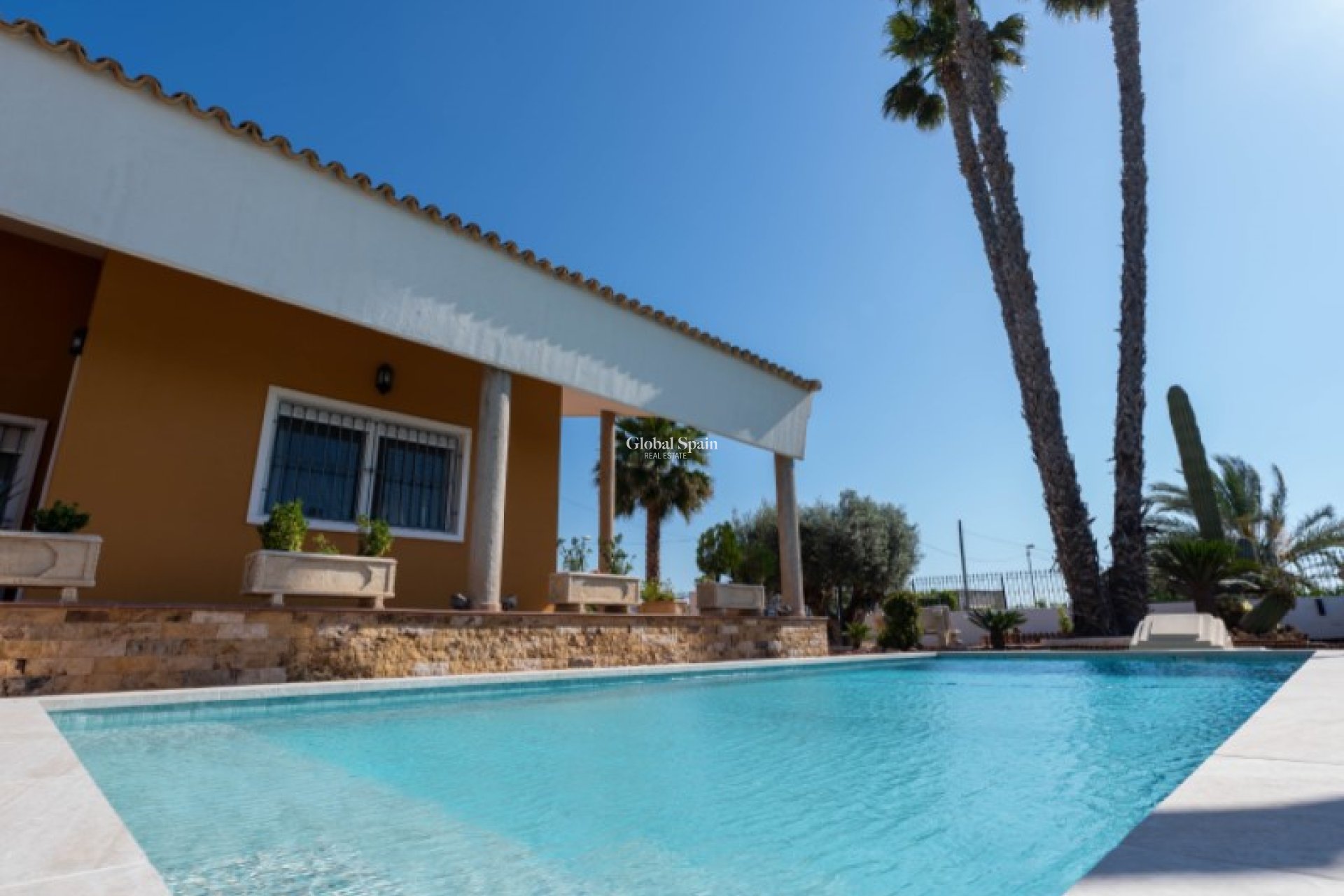 Revente - VILLA -
ORIHUELA - Inland
