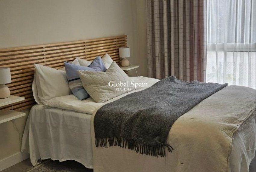 Revente - VILLA -
ORIHUELA - Inland