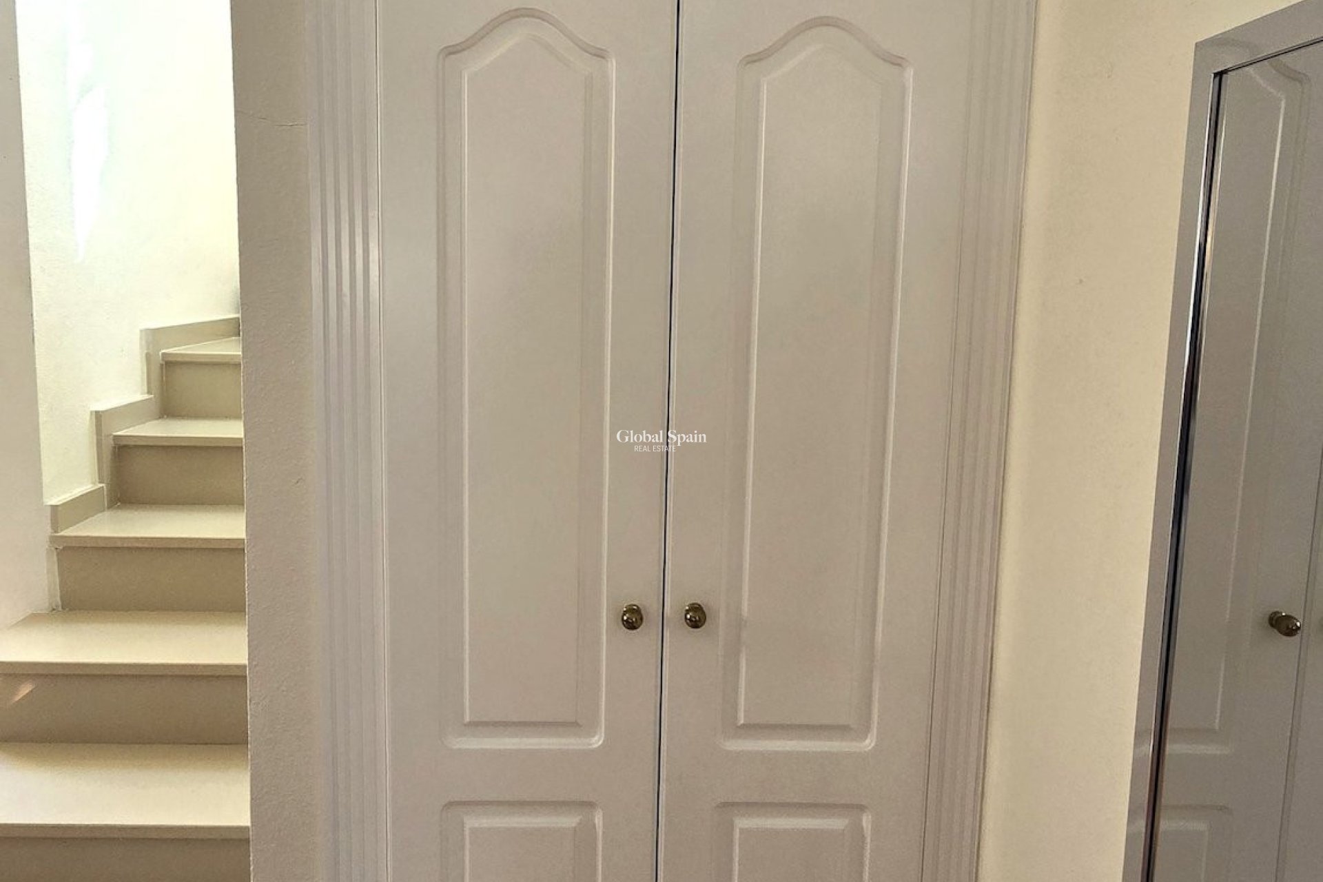 Revente - VILLA -
ORIHUELA - Inland