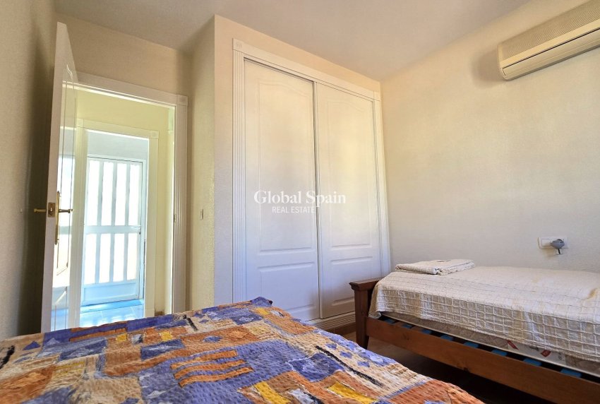 Revente - VILLA -
ORIHUELA - Inland