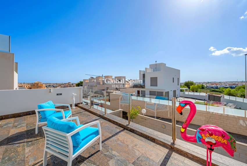 Revente - VILLA -
ORIHUELA - Inland