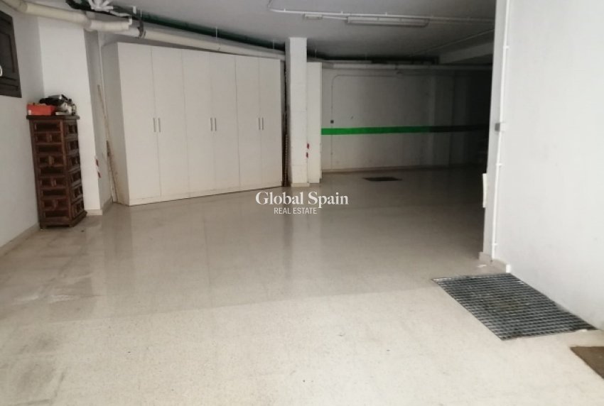 Revente - VILLA -
ORIHUELA - Inland