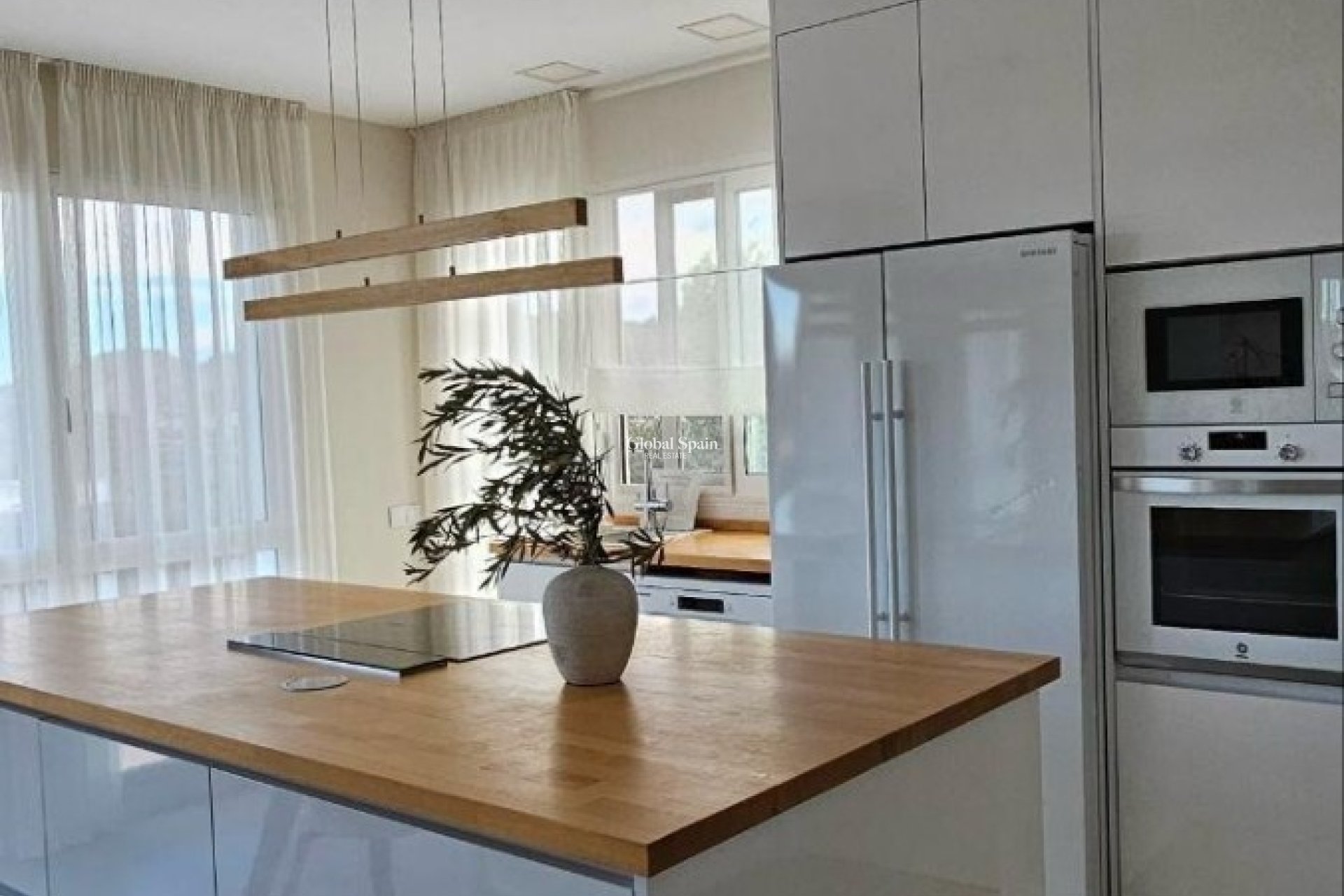 Revente - VILLA -
ORIHUELA - Inland