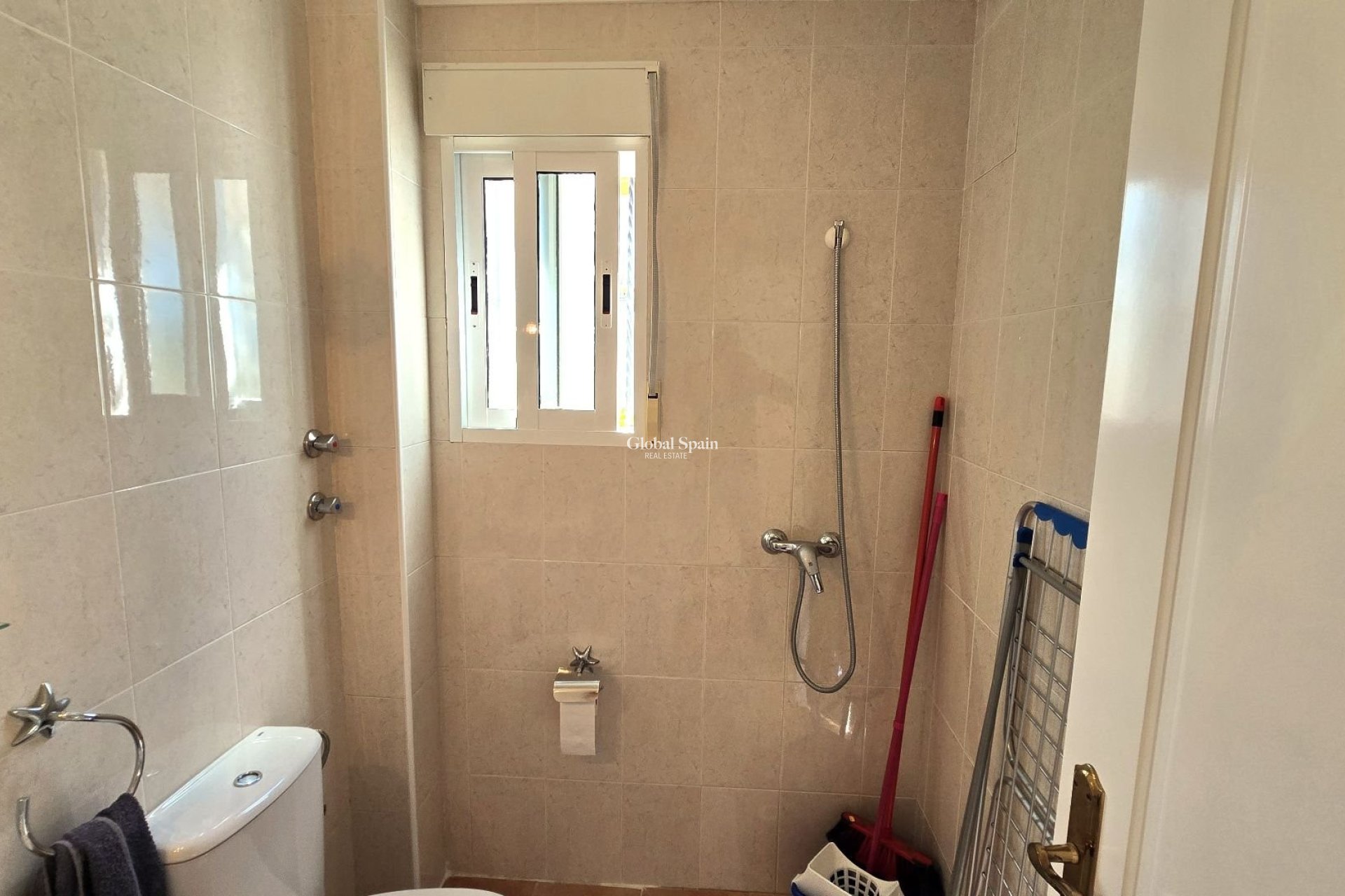 Revente - VILLA -
ORIHUELA - Inland