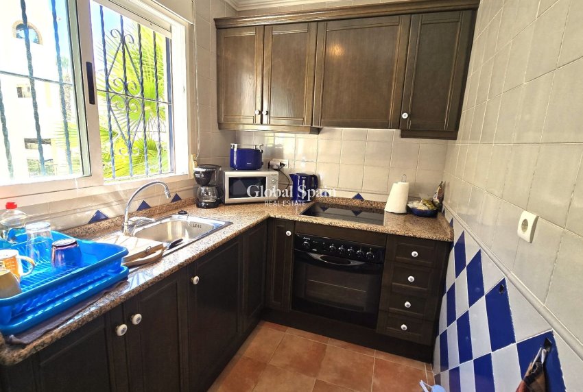 Revente - VILLA -
ORIHUELA - Inland