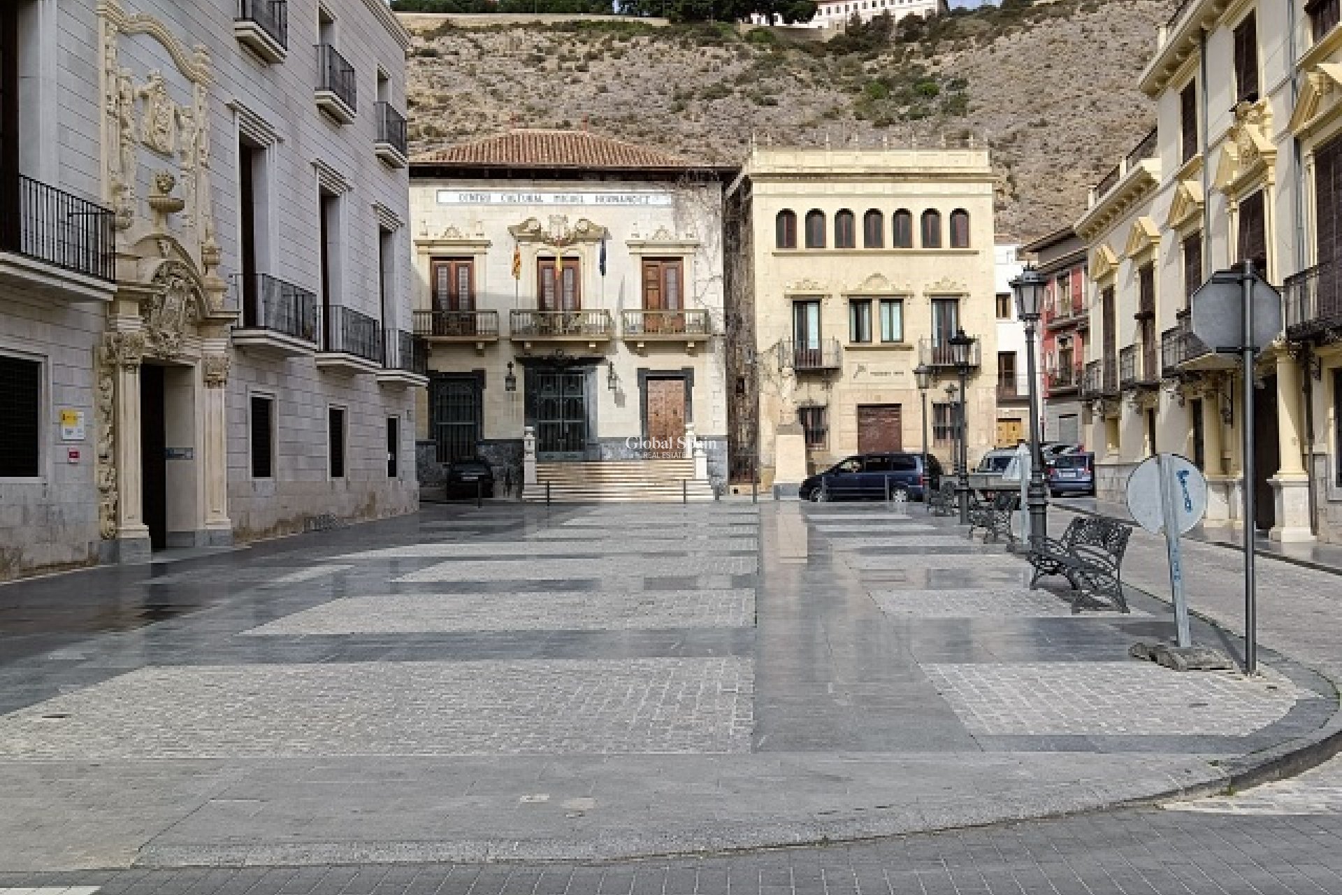 Revente - VILLA -
ORIHUELA - Inland