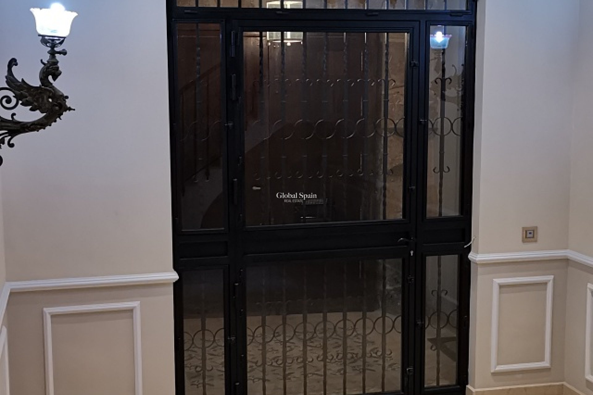 Revente - VILLA -
ORIHUELA - Inland