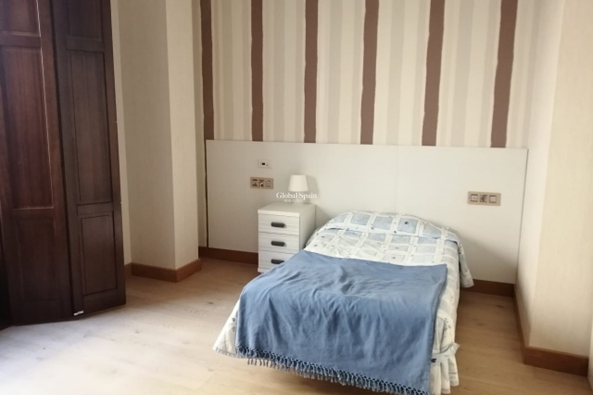 Revente - VILLA -
ORIHUELA - Inland