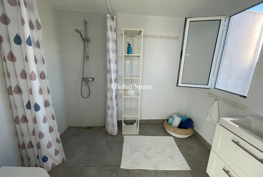 Revente - VILLA -
ORIHUELA - Inland