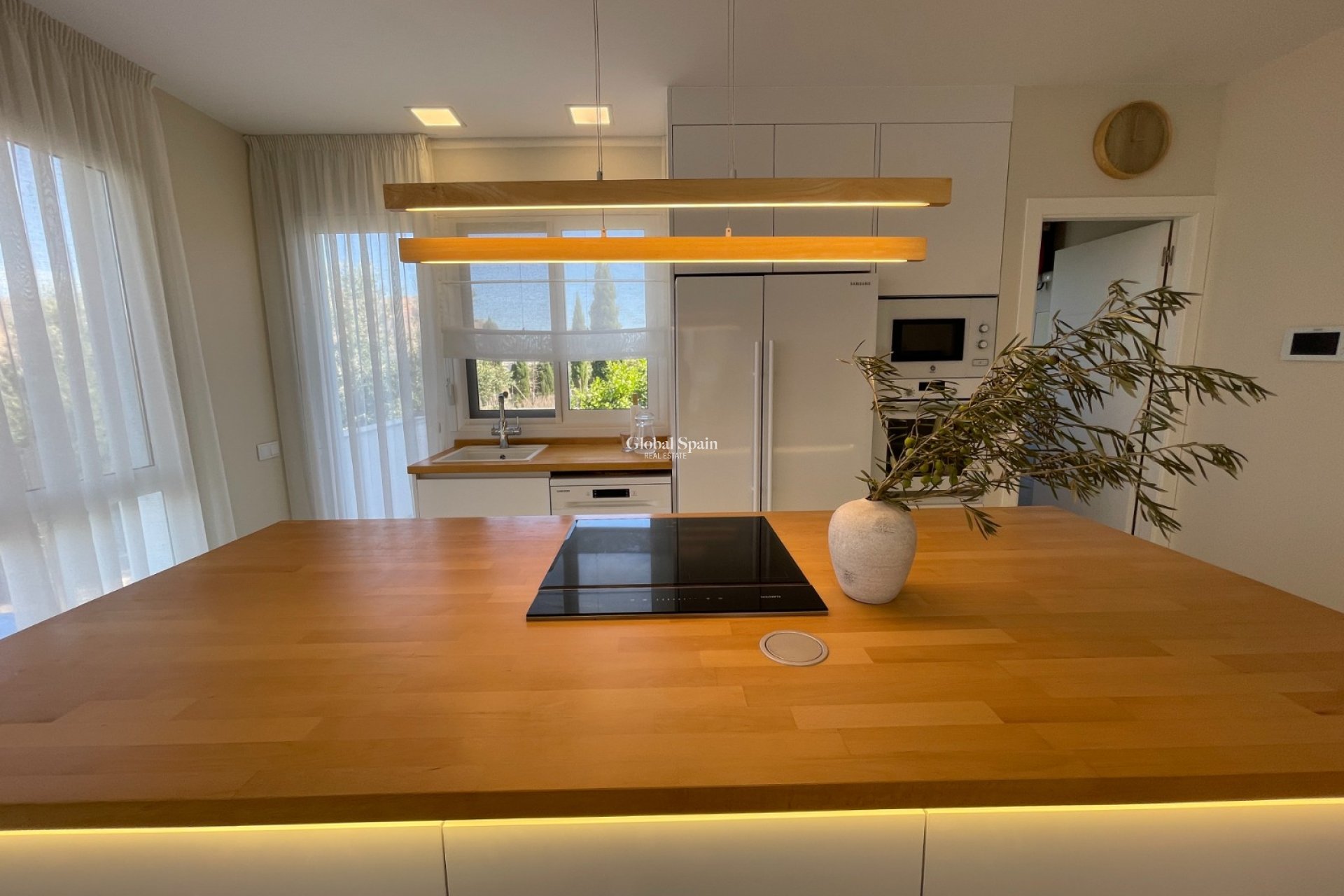 Revente - VILLA -
ORIHUELA - Inland