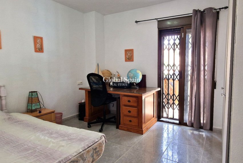 Revente - VILLA -
ORIHUELA - Inland