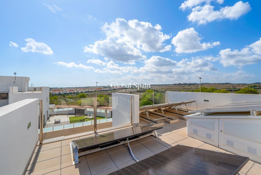 Revente - VILLA -
ORIHUELA - Inland