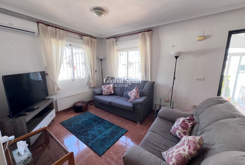 Revente - VILLA -
ORIHUELA - Inland