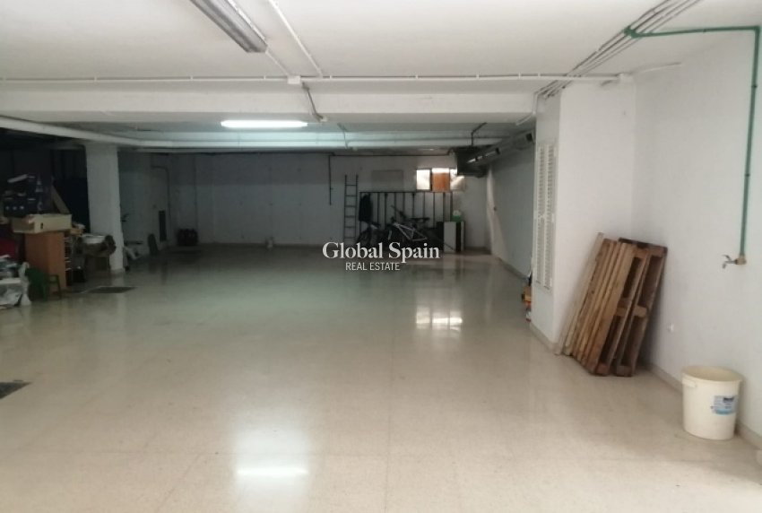 Revente - VILLA -
ORIHUELA - Inland