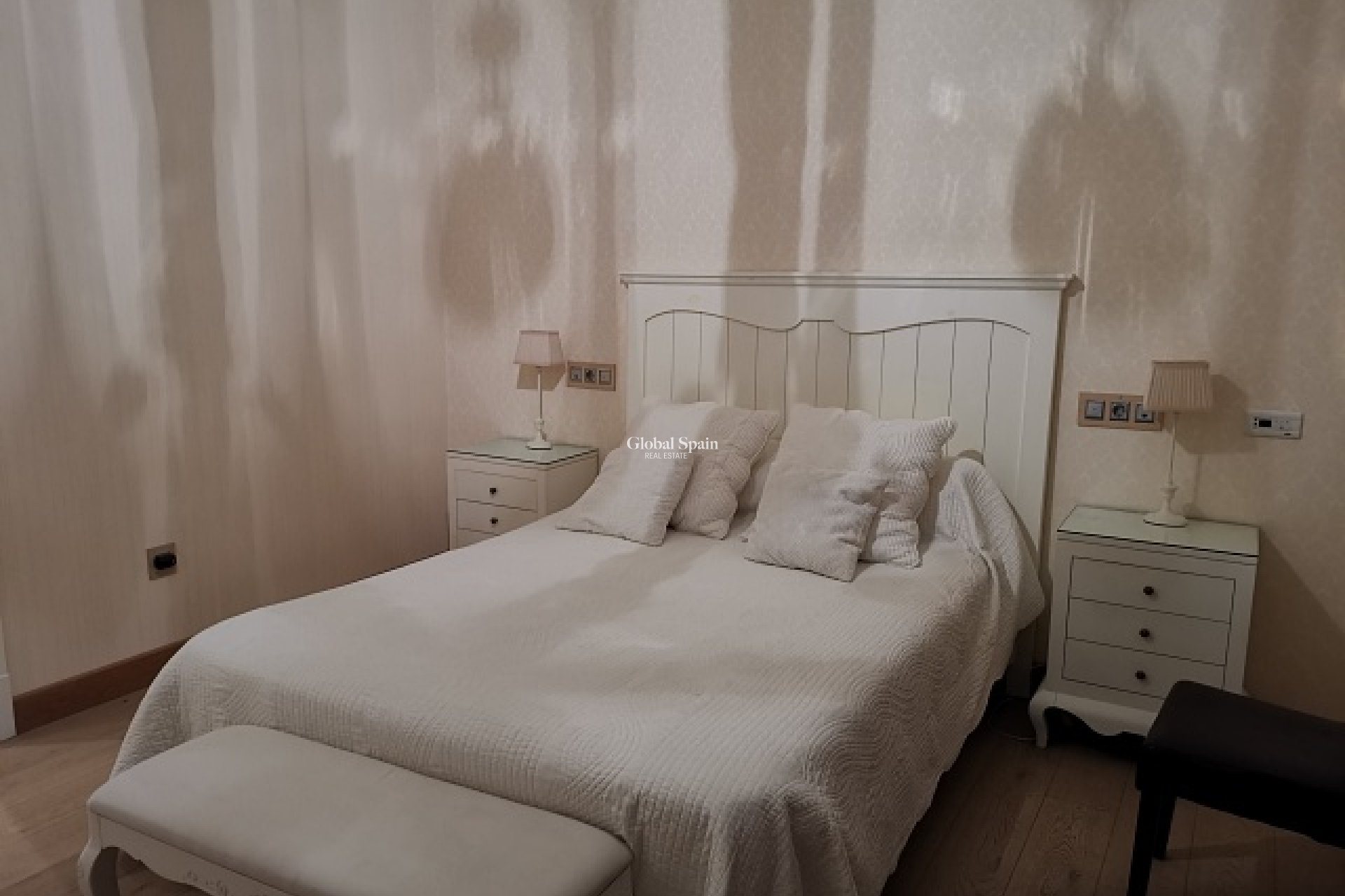 Revente - VILLA -
ORIHUELA - Inland