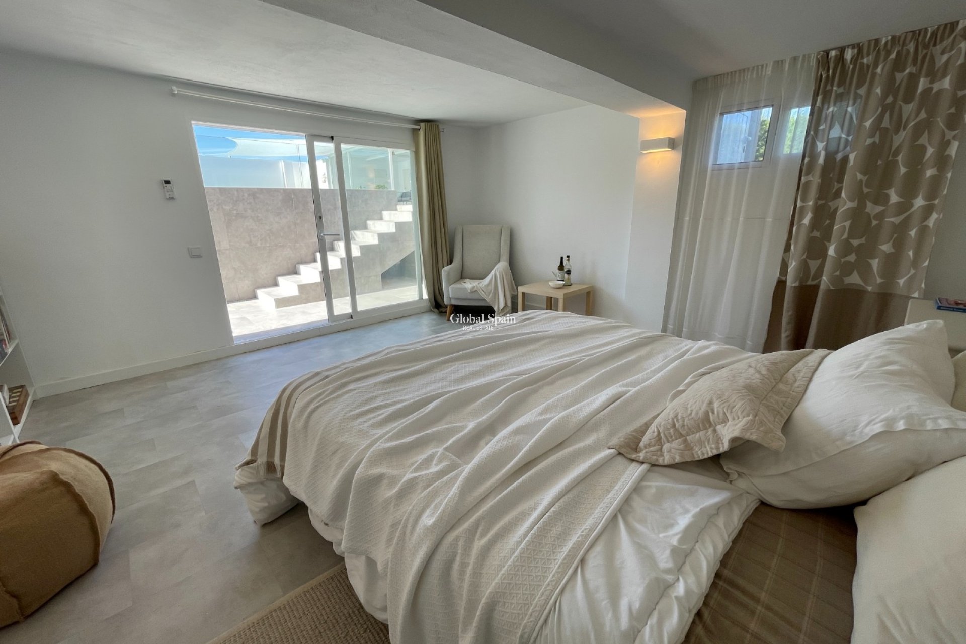 Revente - VILLA -
ORIHUELA - Inland