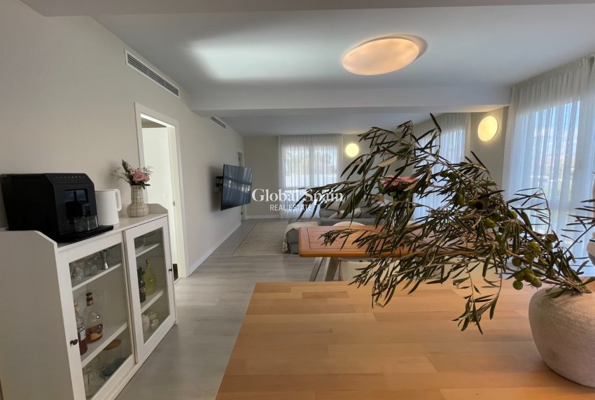 Revente - VILLA -
ORIHUELA - Inland