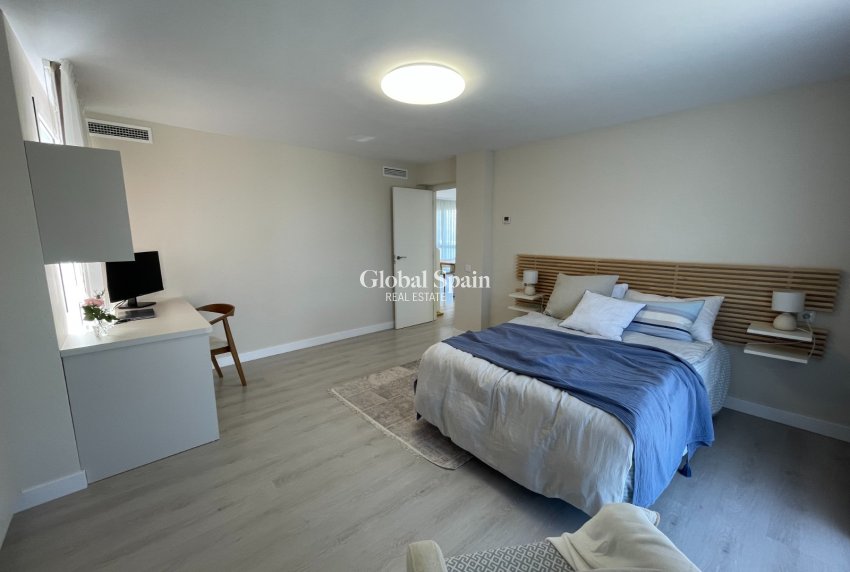 Revente - VILLA -
ORIHUELA - Inland