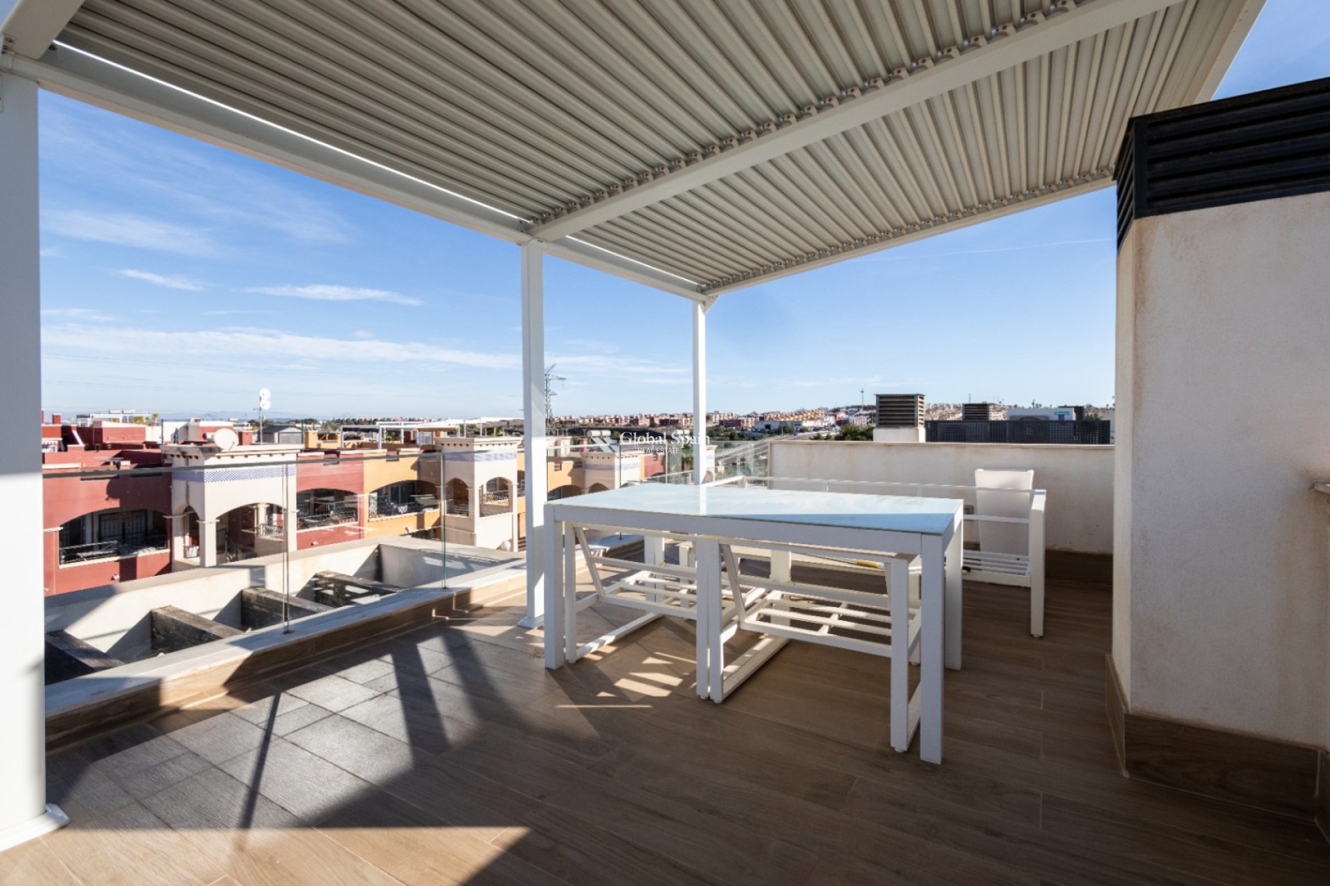 Revente - VILLA -
ORIHUELA - Inland