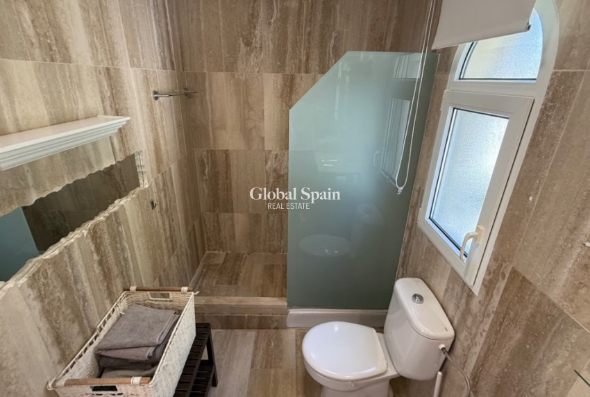 Revente - VILLA -
ORIHUELA - Inland