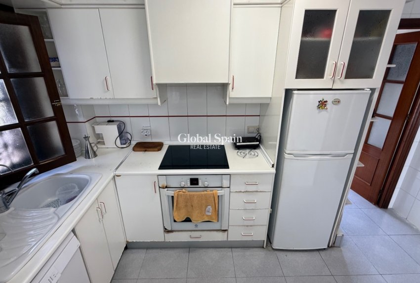 Revente - VILLA -
ORIHUELA - Inland