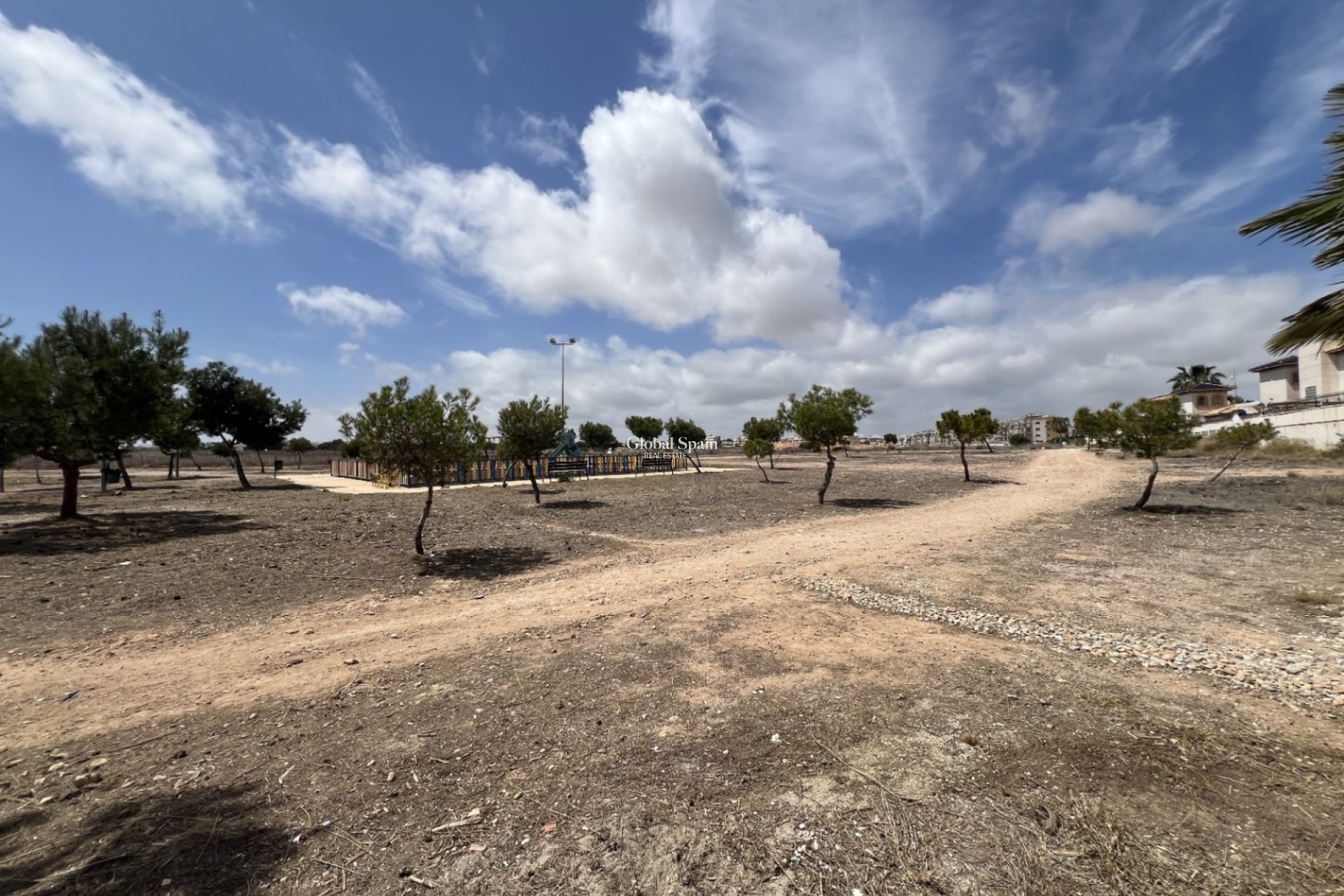 Revente - VILLA -
ORIHUELA - Inland