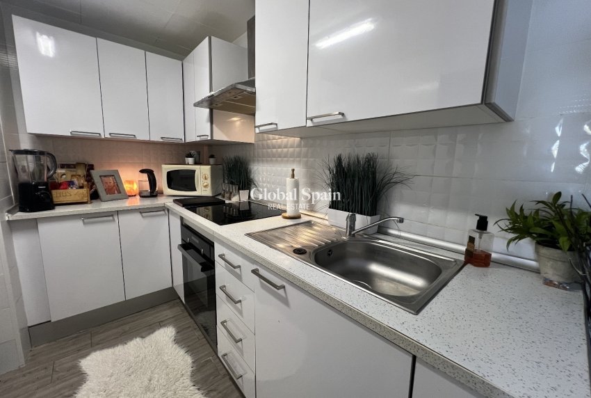 Revente - VILLA -
ORIHUELA - Inland