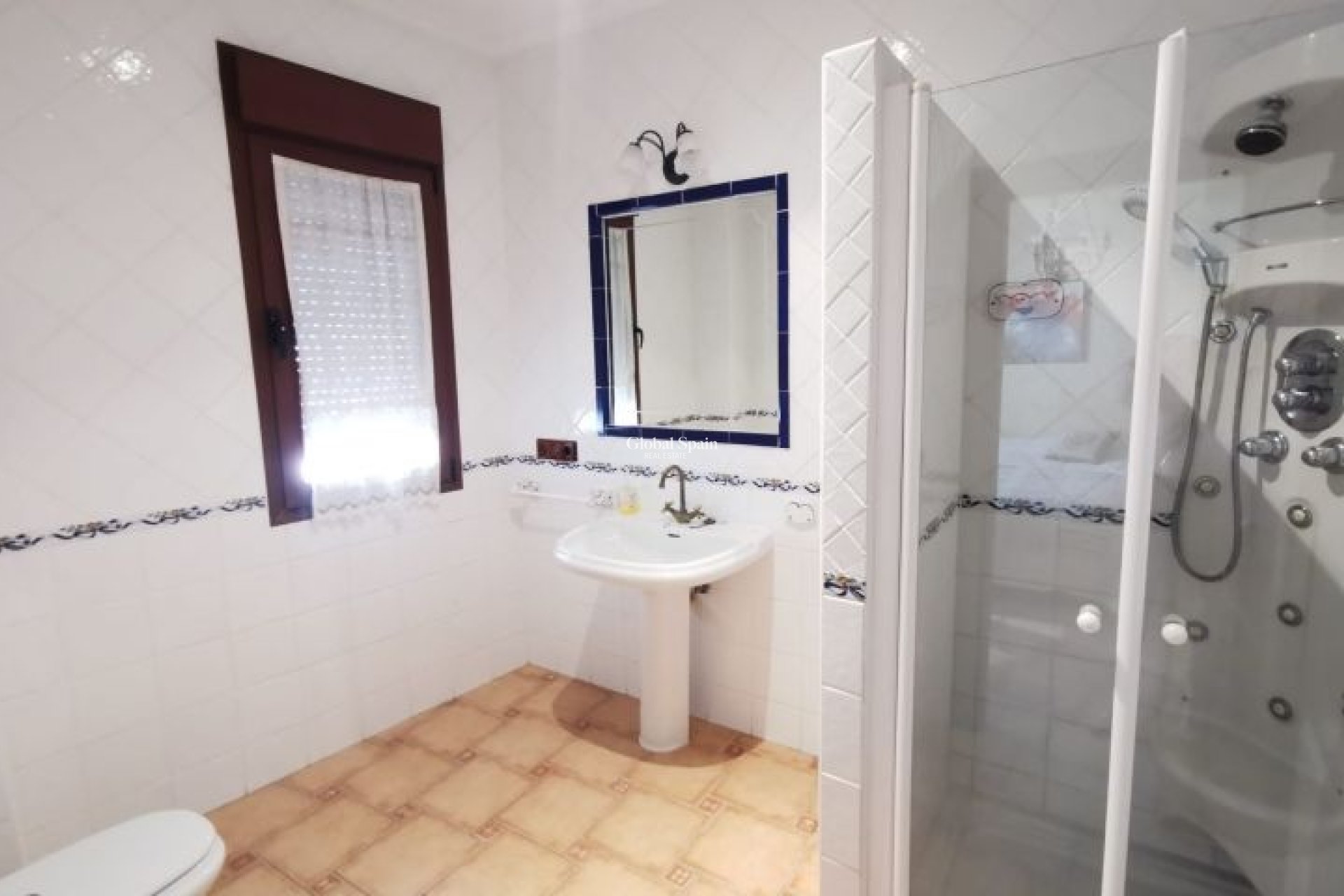 Revente - VILLA -
ORIHUELA - Inland