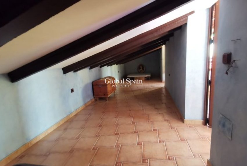 Revente - VILLA -
ORIHUELA - Inland
