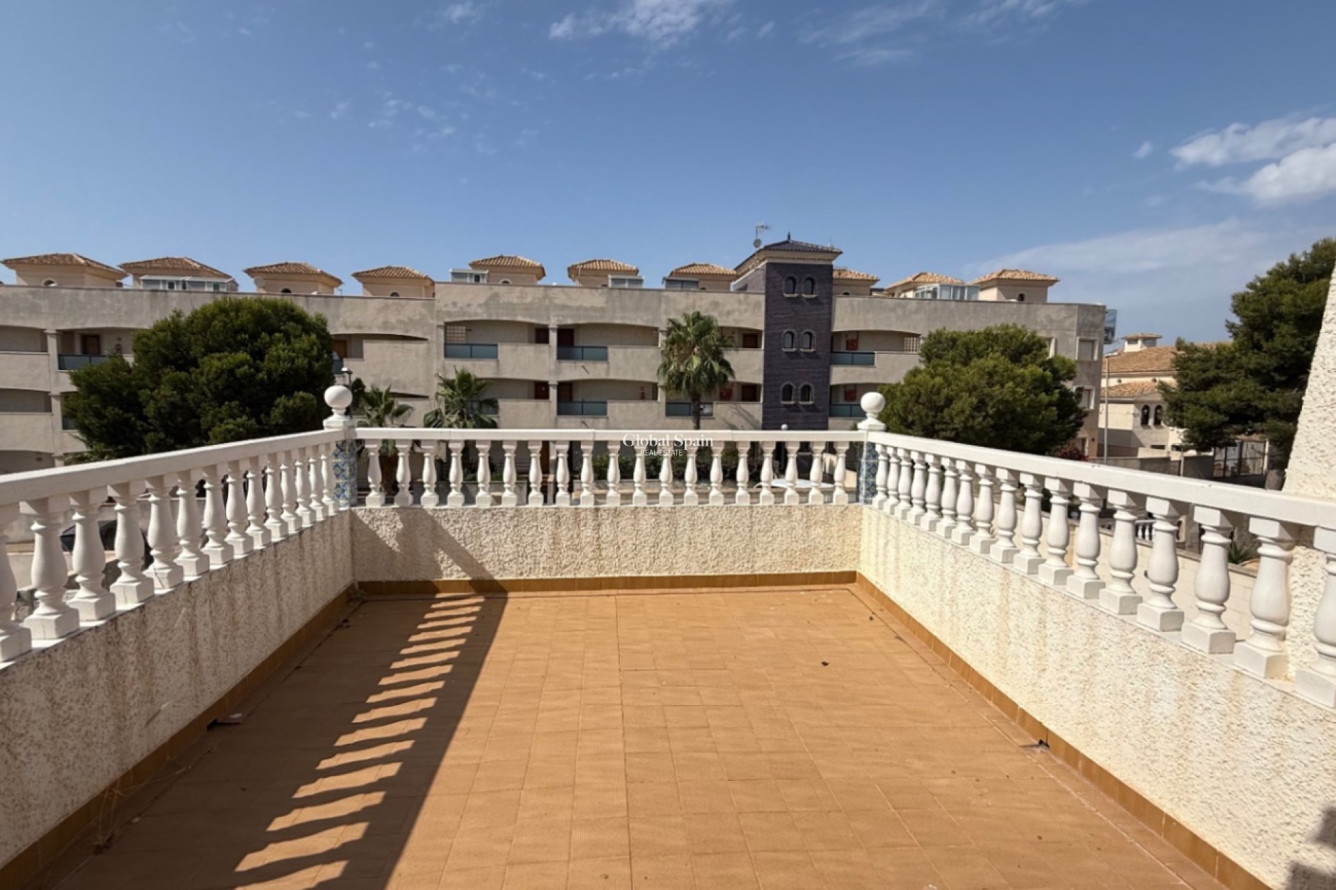 Revente - VILLA -
ORIHUELA - Inland